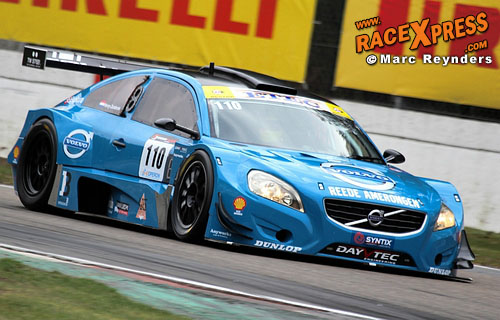 Glansrol Henry Zumbrink in zijn nieuwe Volvo S60 Solution F racewagen